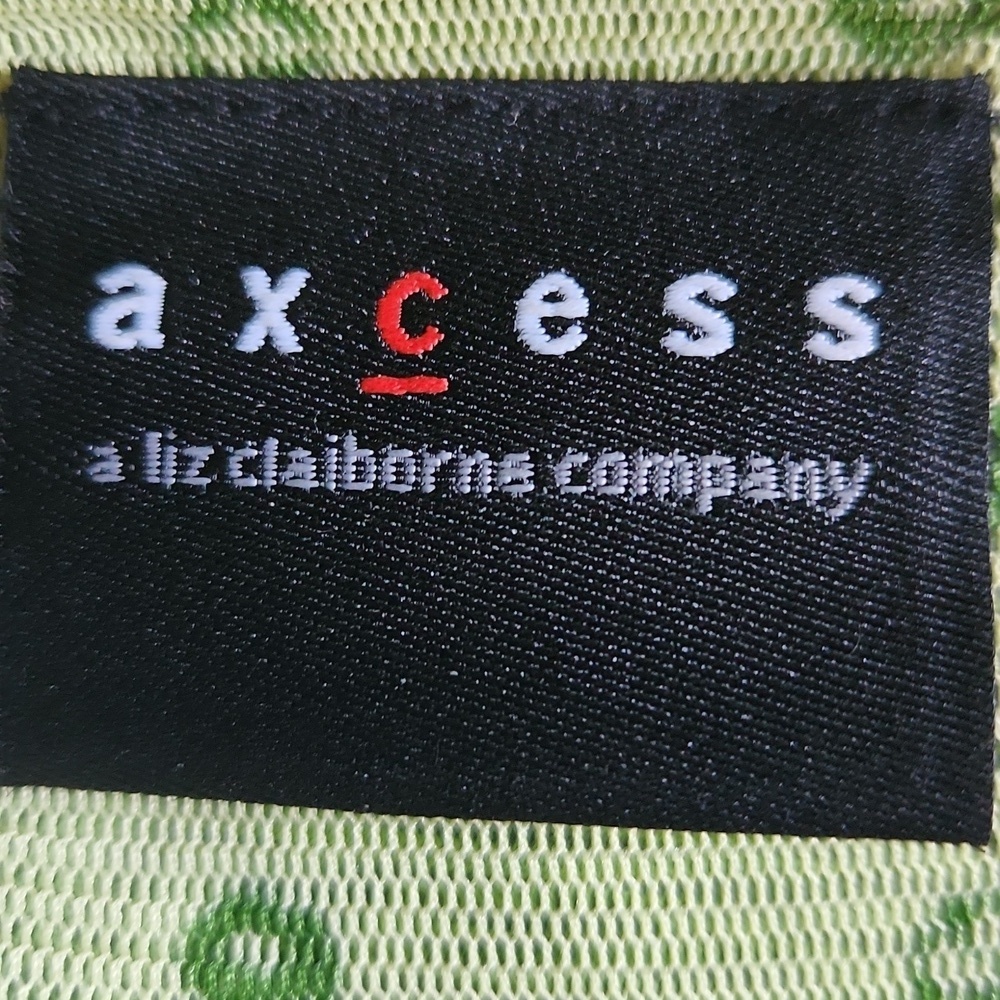 Axcess Green Floral Top - Picture 12 of 13
